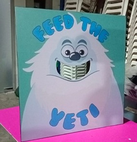 feed-the-yeti-carnival-game-booth-rental-singapore