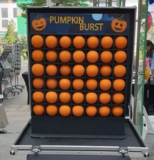 pumpkin-burst-carnival-game-booth-rental-singapore