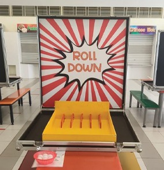 roll-down-carnival-game-booth-rental-singapore