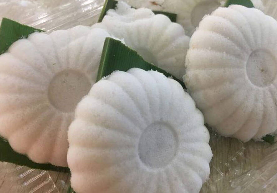 Tutu Kueh Live Station Singapore