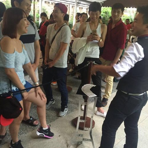 Close-up-magician-singapore