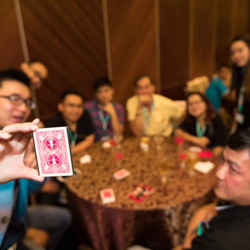 close-up-magician-for-event-singapore